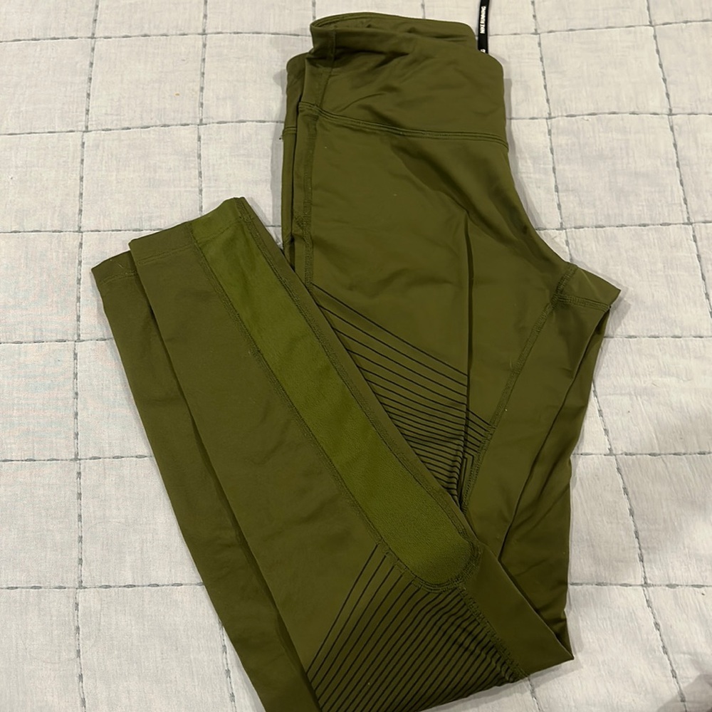 Lightly worn Nike Dry-fit Leggings